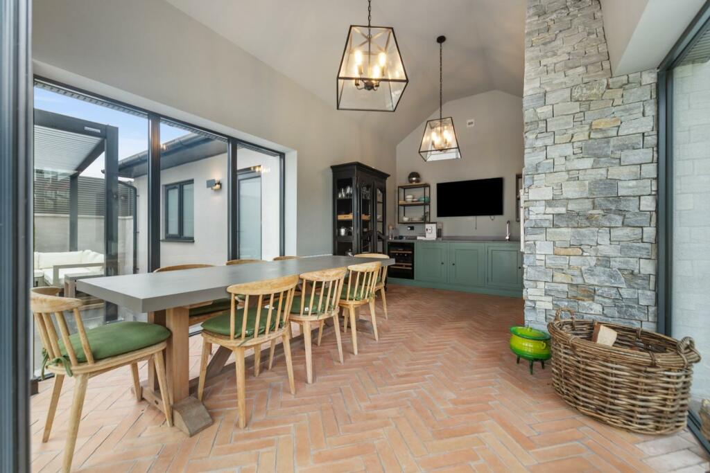 Additional property image - Pencisely Road, Cardiff, CF5 1DL