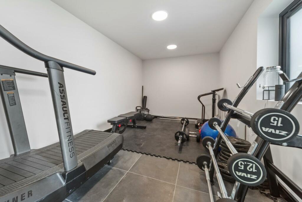 Additional property image - Pencisely Road, Cardiff, CF5 1DL