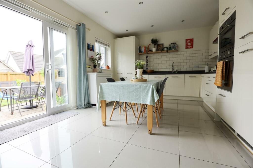 Additional property image - 15 Heol Cae Pwll, Colwinston, Cowbridge, Vale of Glamorgan, CF71 7PL