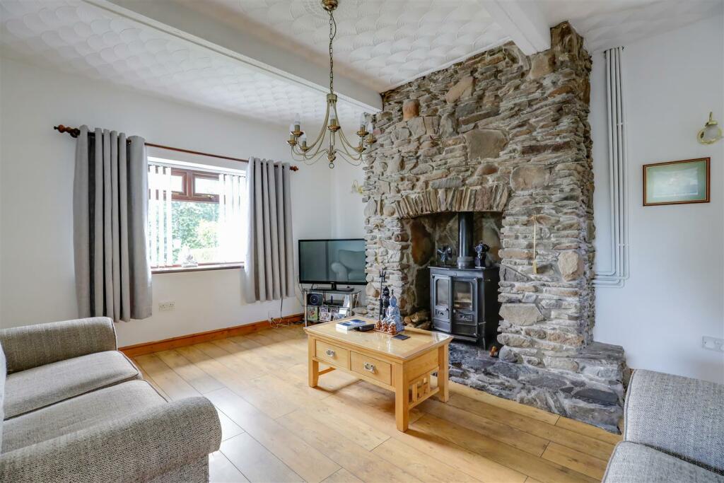 Additional property image - 1 Tynewydd Cottage Cilfynydd, Pontypridd, CF37 4HP