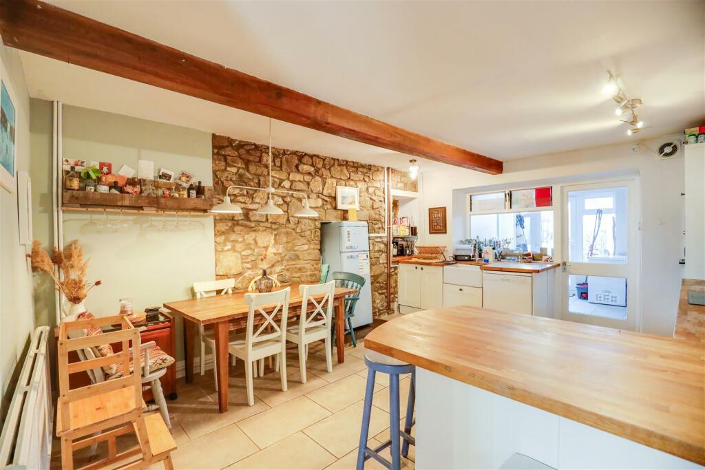Additional property image - 2 Woodford House, Colhugh Street, Llantwit Major, Vale of Glamorgan, CF61 1RF