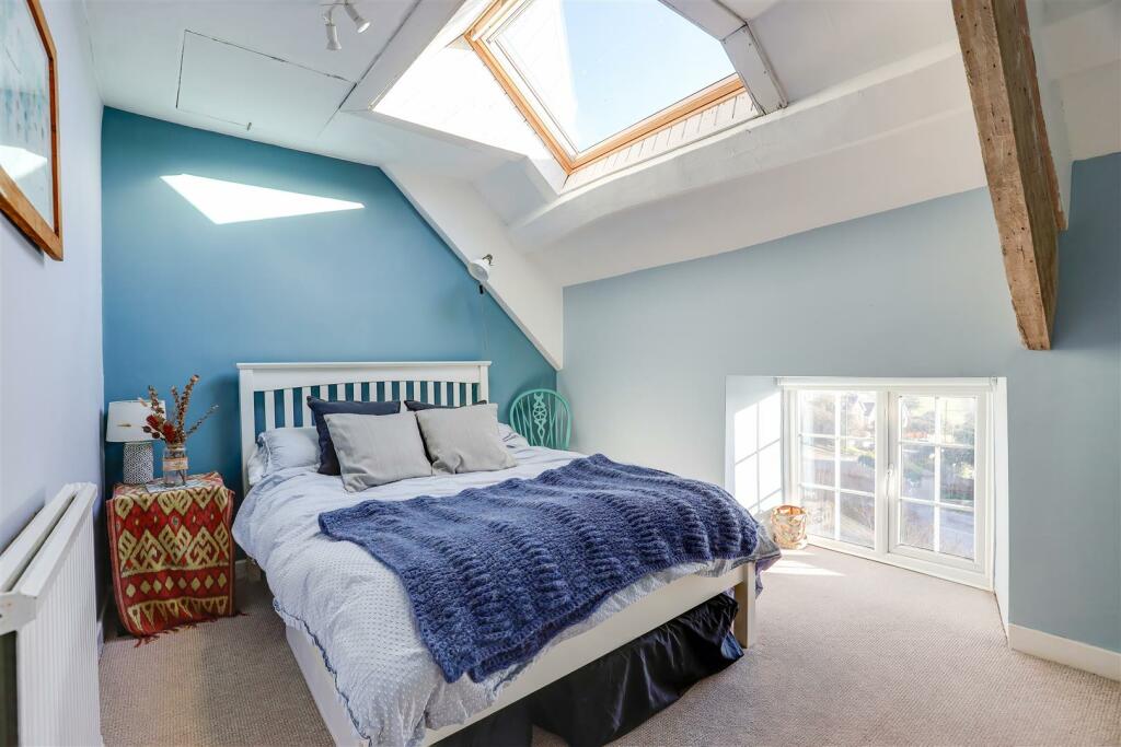 Additional property image - 2 Woodford House, Colhugh Street, Llantwit Major, Vale of Glamorgan, CF61 1RF