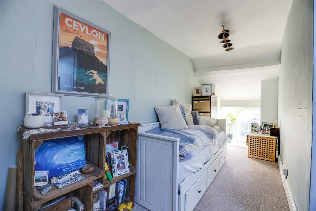 Additional property image - 2 Woodford House, Colhugh Street, Llantwit Major, Vale of Glamorgan, CF61 1RF