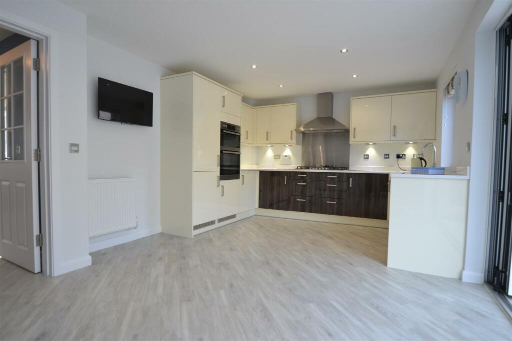 Additional property image - Channel View, Ogmore-By-Sea, Vale of Glamorgan, CF32 0QB