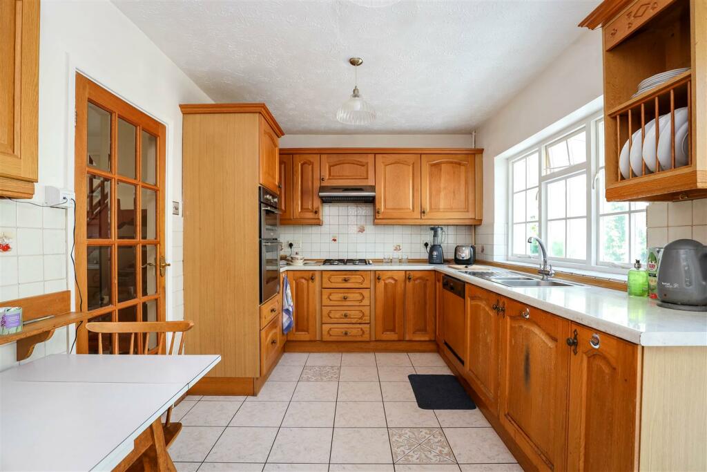Additional property image - Flanders Road, Llantwit Major, Vale of Glamorgan, CF61 1RL