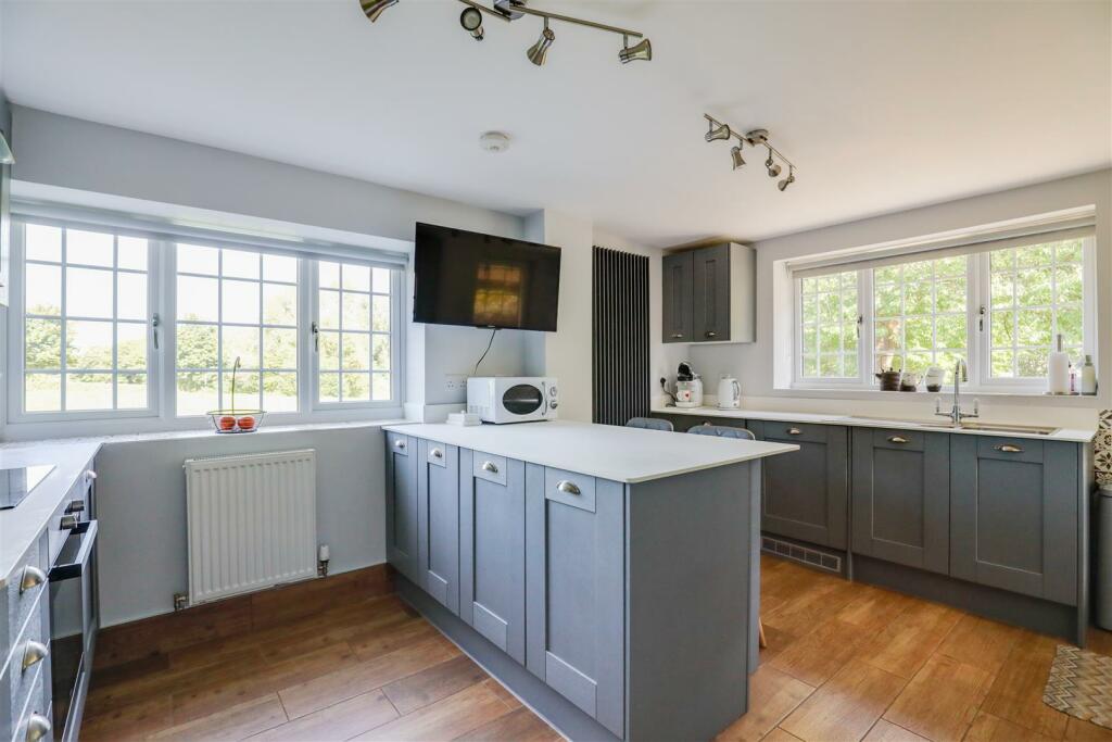 Additional property image - Tredodridge, Near Cowbridge, Vale of Glamorgan, CF71 7UL