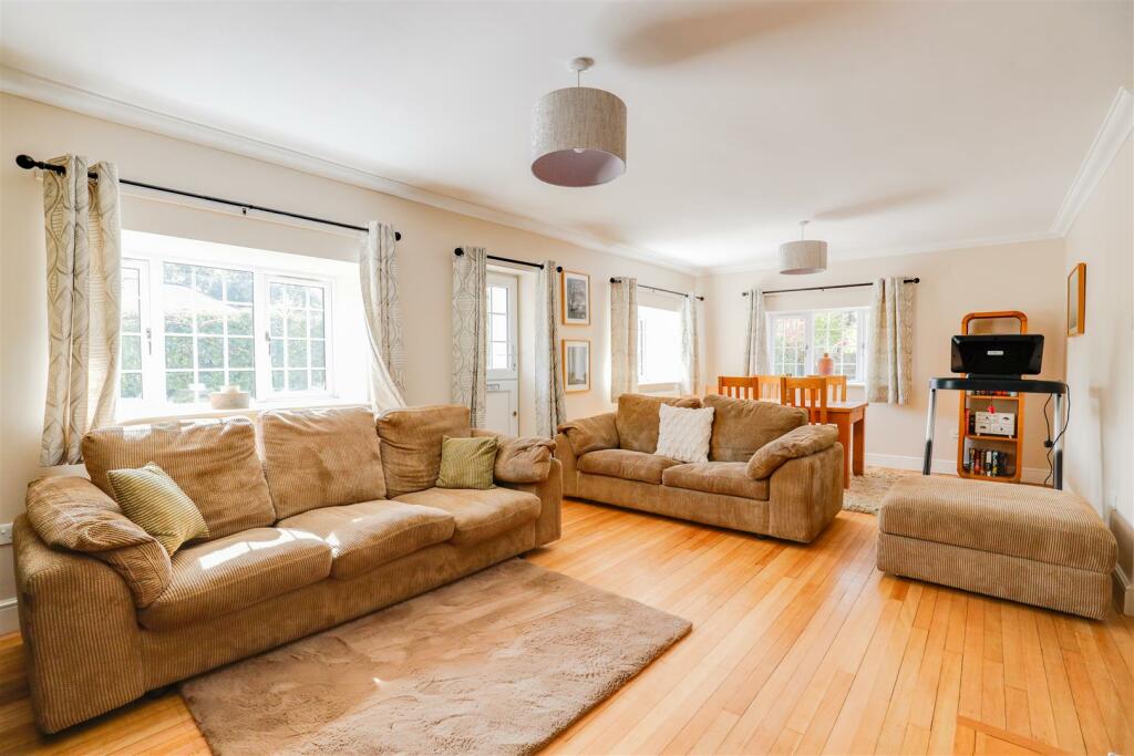 Additional property image - Tredodridge, Near Cowbridge, Vale of Glamorgan, CF71 7UL