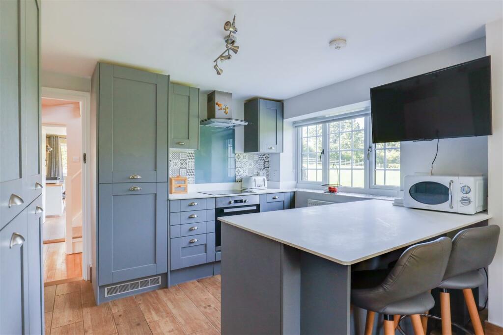 Additional property image - Tredodridge, Near Cowbridge, Vale of Glamorgan, CF71 7UL