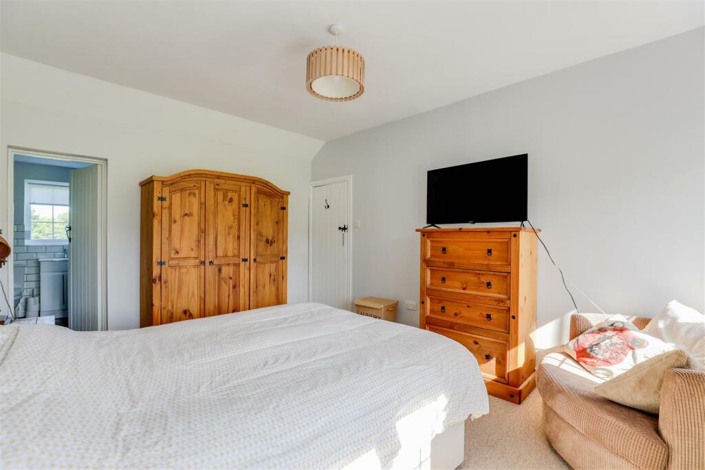 Additional property image - Tredodridge, Near Cowbridge, Vale of Glamorgan, CF71 7UL