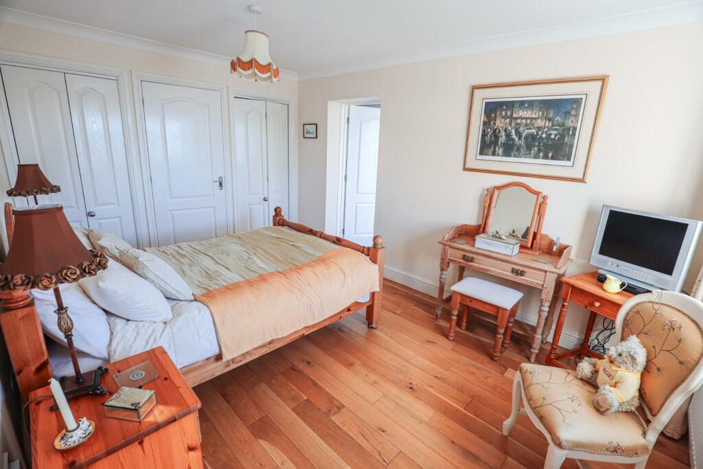 Additional property image - White Horses, Craig Yr Eos Road, Ogmore-By-Sea, Vale Of Glamorgan, CF32 0QN
