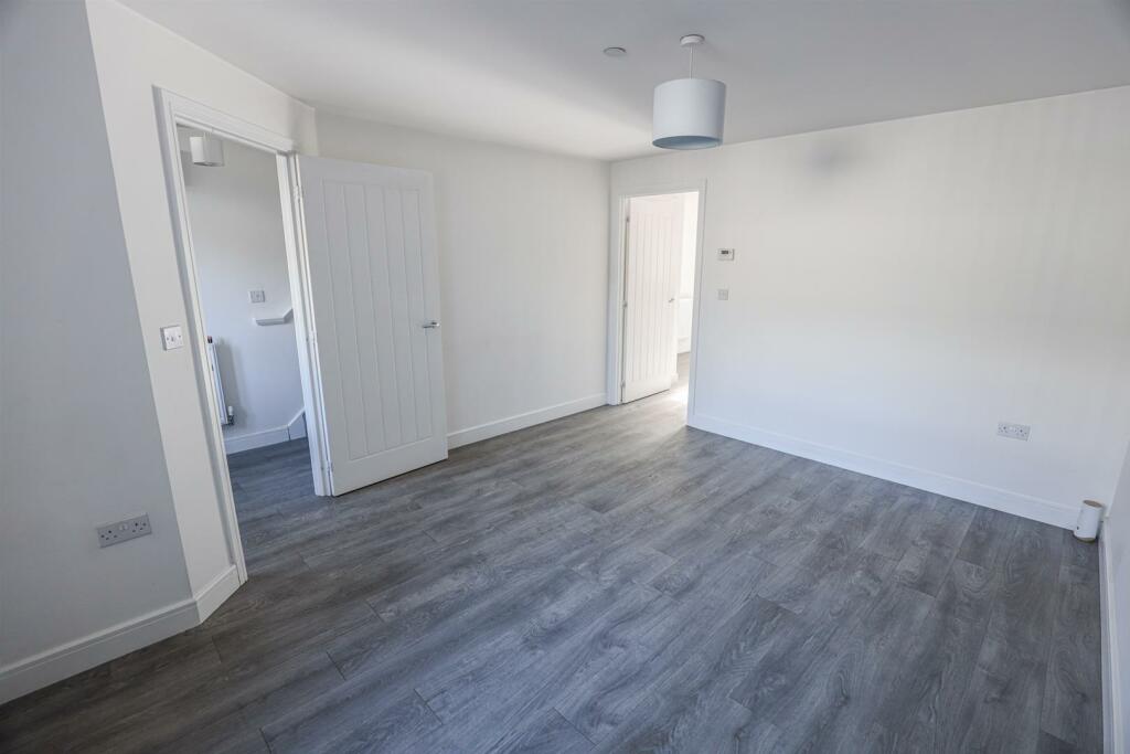 Additional property image - Cae Ffynnon, Cowbridge, Vale Of Glamorgan, CF71 7FJ