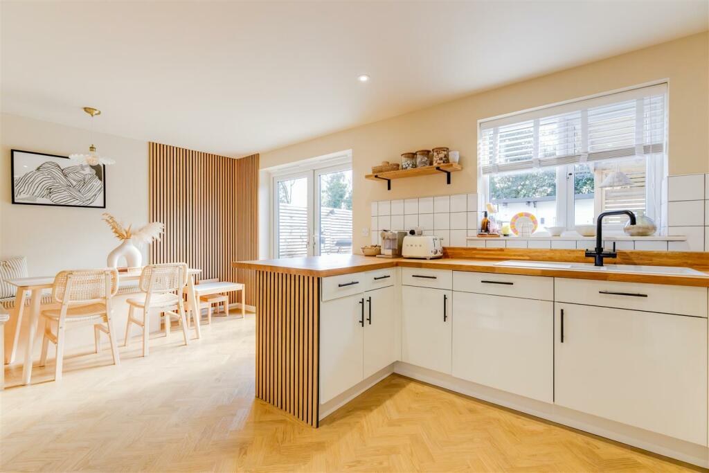 Additional property image - Plasnewydd Walk, Llantwit Major, Vale of Glamorgan, CF61 2YW