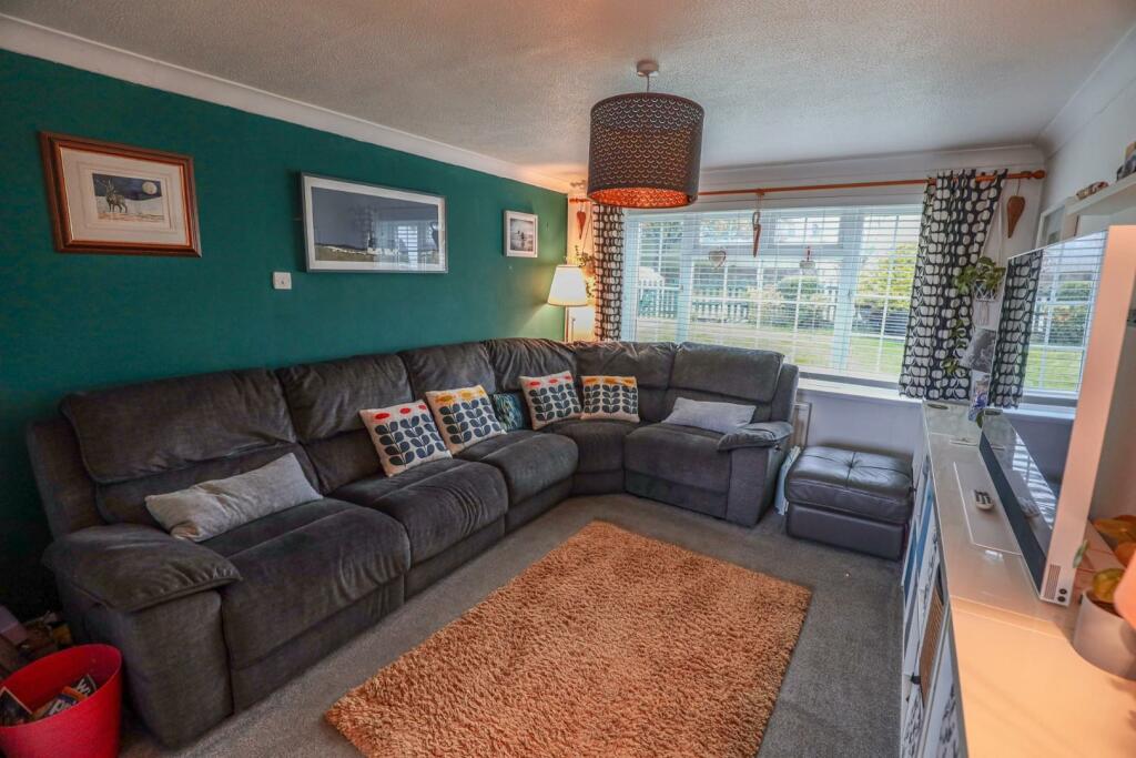 Additional property image - 2 Eurgan Close, Llantwit Major, Vale Of Glamorgan, CF61 1QY