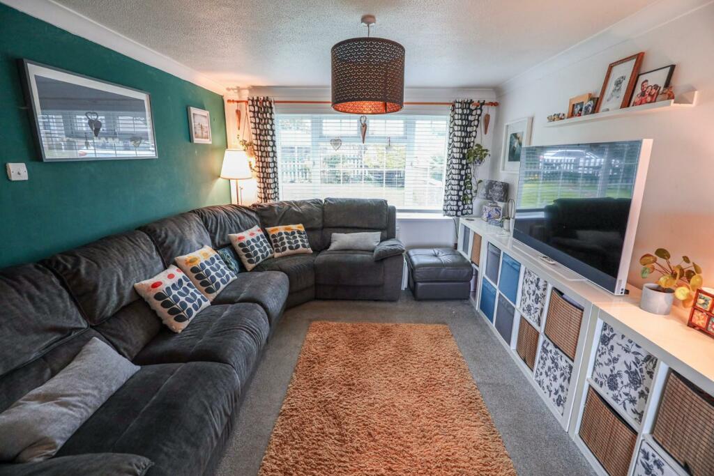 Additional property image - 2 Eurgan Close, Llantwit Major, Vale Of Glamorgan, CF61 1QY