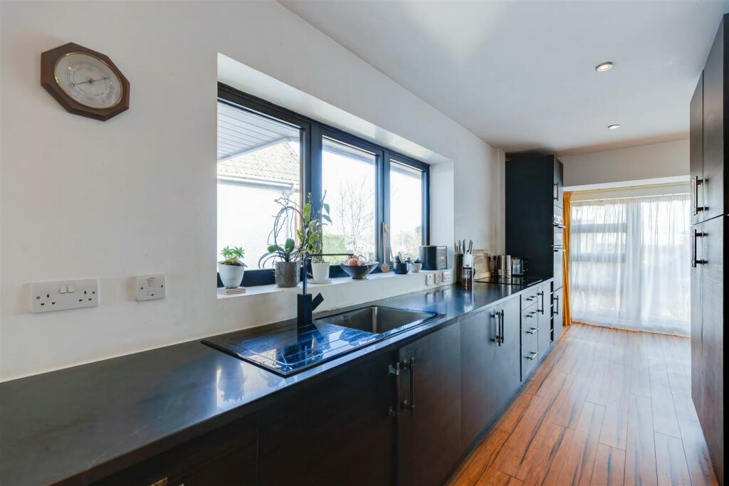 Additional property image - Church View, Llanblethian, Cowbridge, Vale of Glamorgan, CF71 7JJ