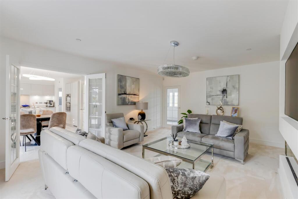 Additional property image - Thomas Clarke Road, Cowbridge, Vale Of Glamorgan, CF71 7FT