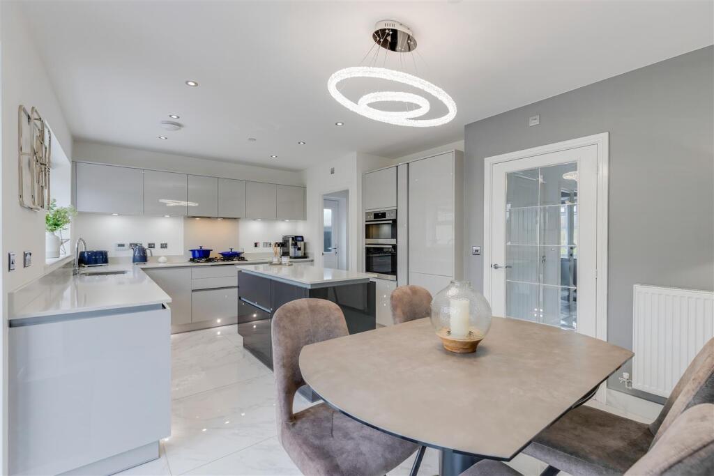 Additional property image - Thomas Clarke Road, Cowbridge, Vale Of Glamorgan, CF71 7FT