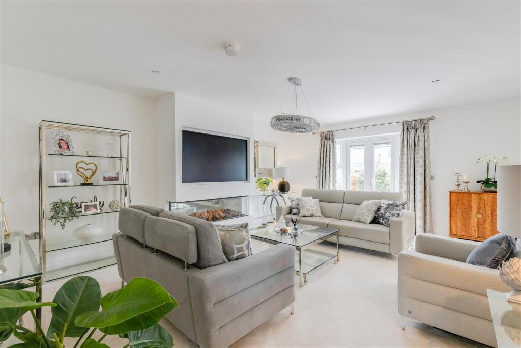 Additional property image - Thomas Clarke Road, Cowbridge, Vale Of Glamorgan, CF71 7FT