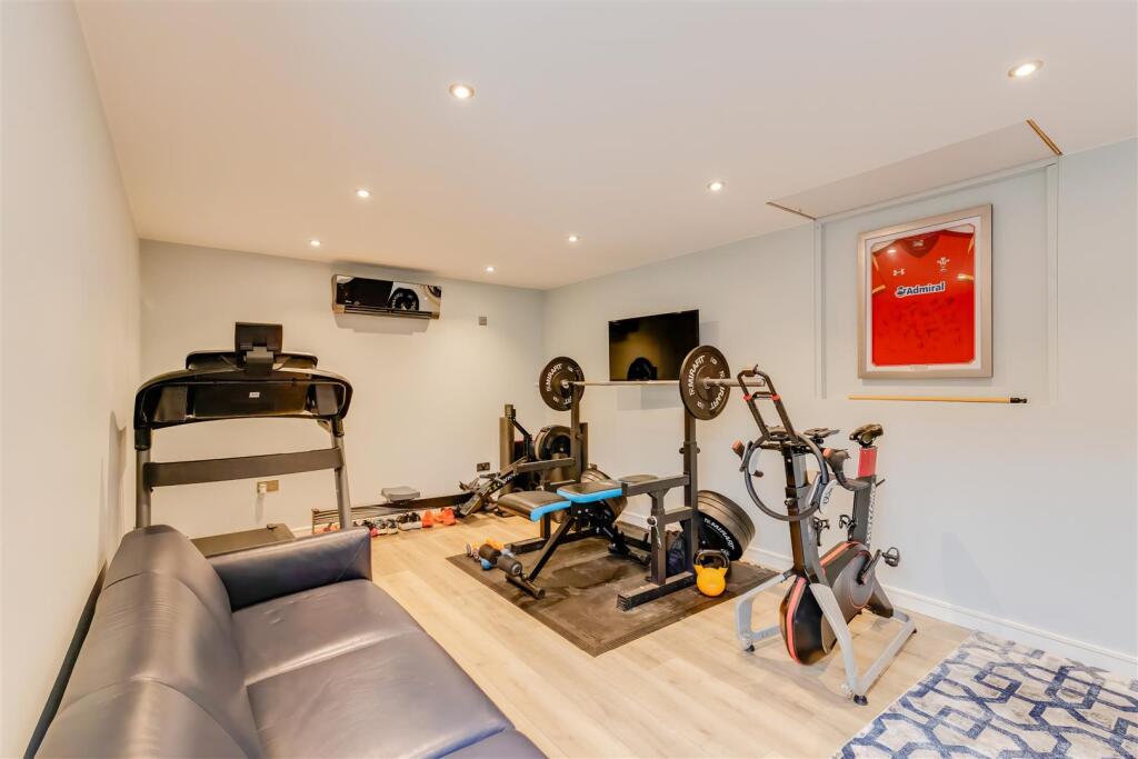 Additional property image - Thomas Clarke Road, Cowbridge, Vale Of Glamorgan, CF71 7FT