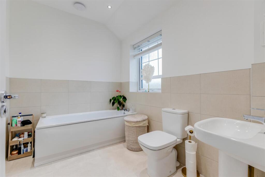 Additional property image - Thomas Clarke Road, Cowbridge, Vale Of Glamorgan, CF71 7FT