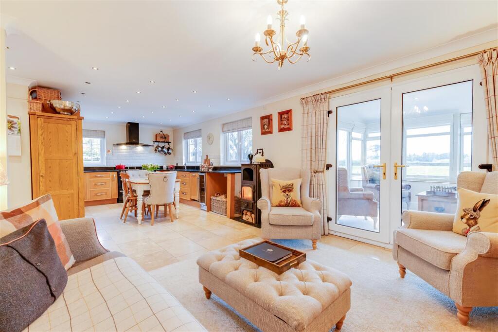 Additional property image - Tanglewood, Penmark, Vale Of Glamorgan, CF62 3BP