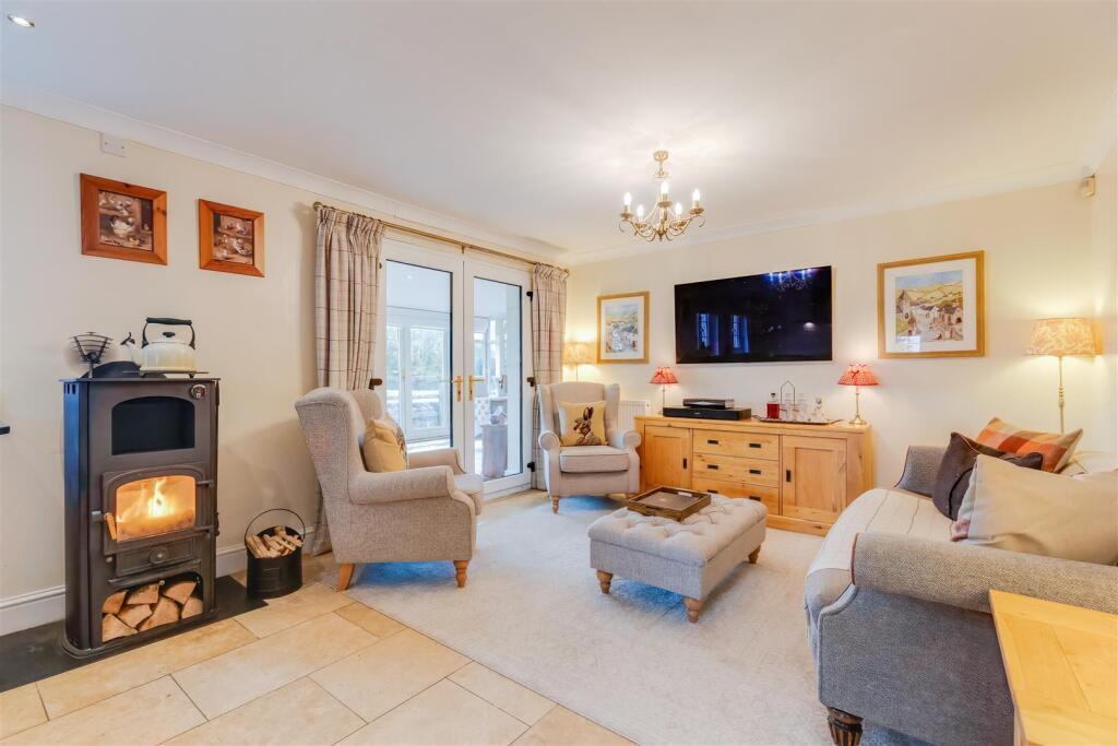 Additional property image - Tanglewood, Penmark, Vale Of Glamorgan, CF62 3BP