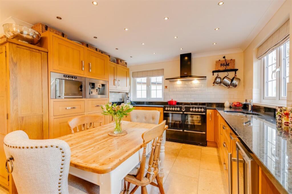 Additional property image - Tanglewood, Penmark, Vale Of Glamorgan, CF62 3BP