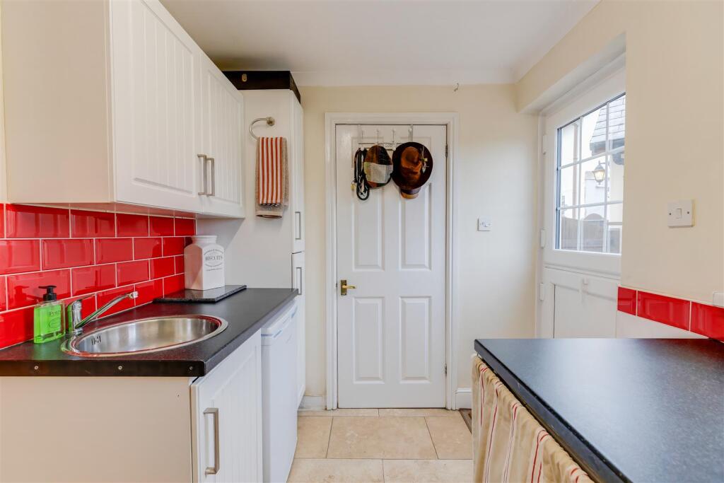 Additional property image - Tanglewood, Penmark, Vale Of Glamorgan, CF62 3BP