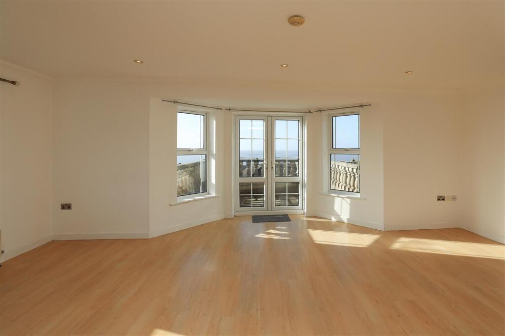 Additional property image - 10, Y Graig, Ogmore By Sea, Vale Of Glamorgan, CF32 0QN