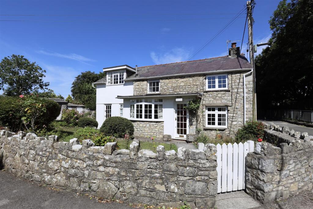Main image of property: September Cottage, High Street, Llantwit Major, Vale Of Glamorgan, CF61 1SS