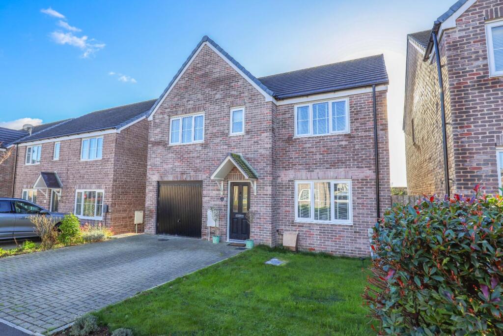Main image of property: 6 Plasnewydd Walk, Llantwit Major, Vale of Glamorgan, CF61 2YW