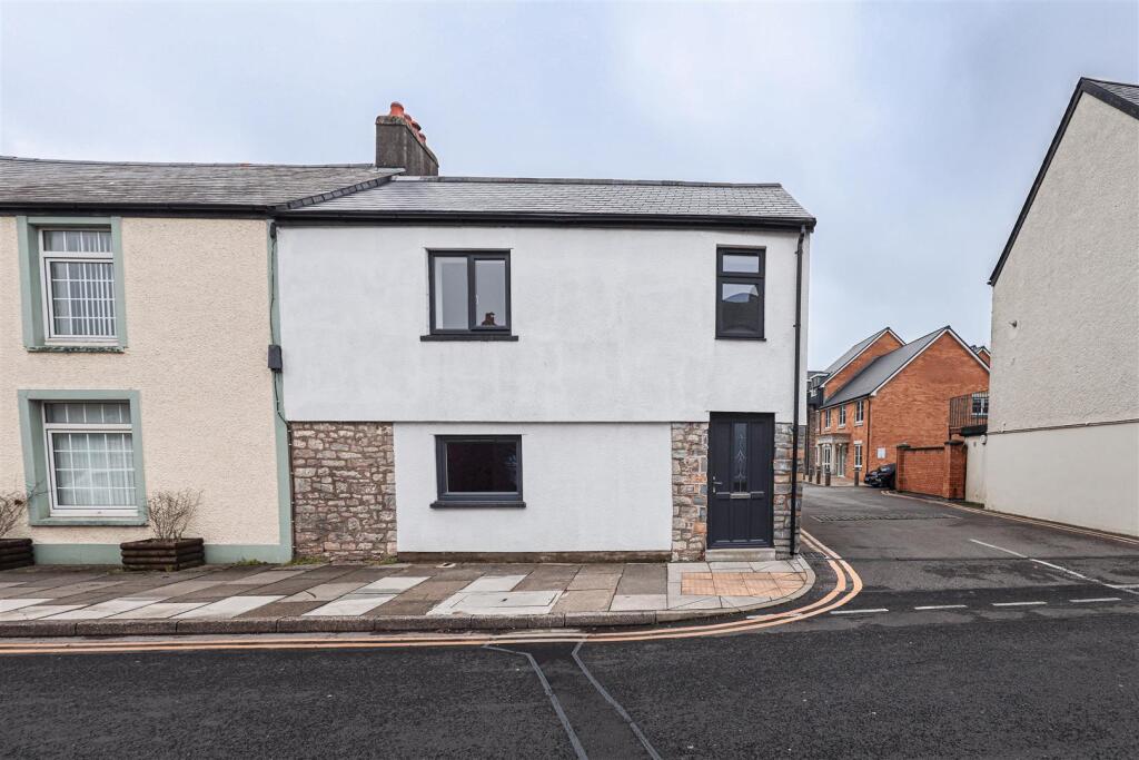 Main image of property: 5 Westgate, Cowbridge, Vale of Glamorgan, CF71 7AQ