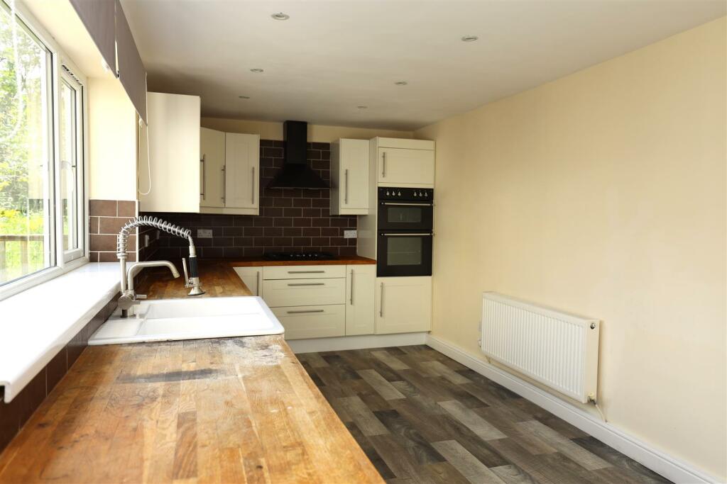 Additional property image - Borough Close, Cowbridge, Vale of Glamorgan, CF71 7BN