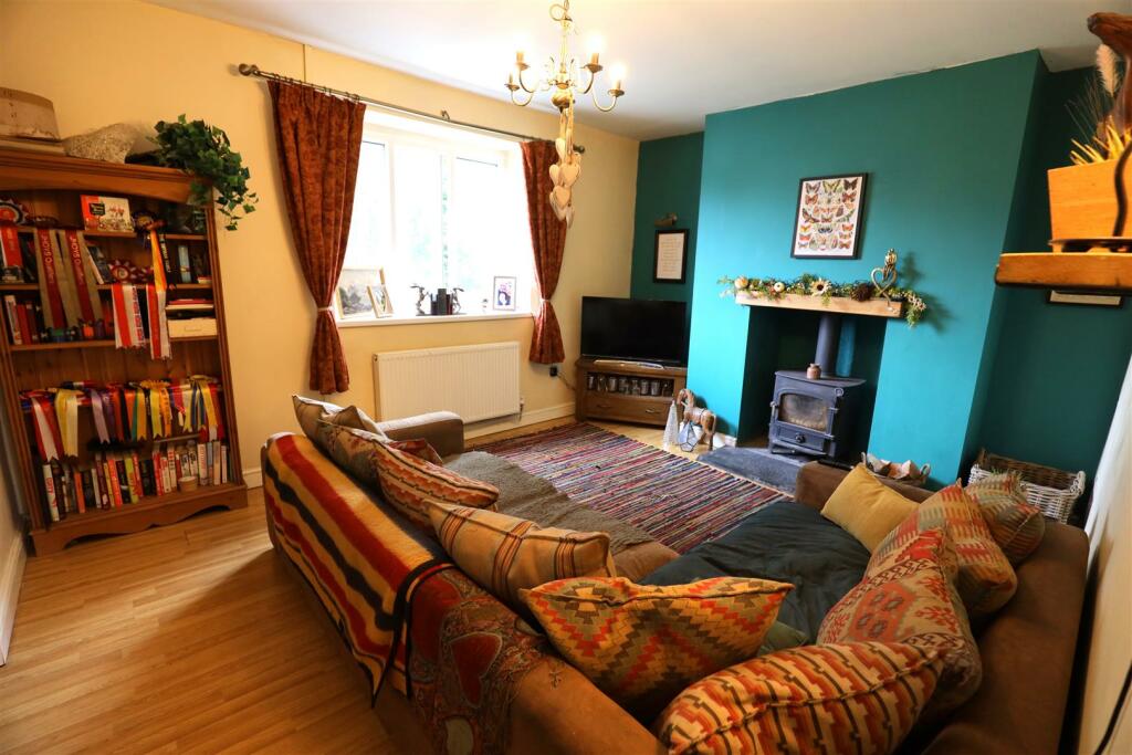 Additional property image - 1 Railway Cottages, Llandow, Nr Cowbridge, Vale Of Glamorgan, CF71 7NX