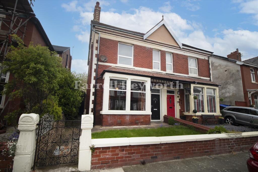 5 bedroom semidetached house for sale in Gloucester Avenue, Blackpool, FY1