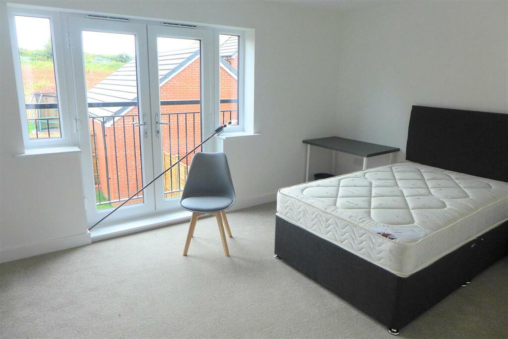 Additional property image - Clover Way, Stoke Gifford, Bristol