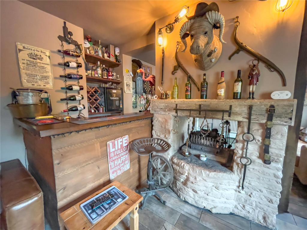 4 bedroom detached house for sale in Low Burgage, Winteringham