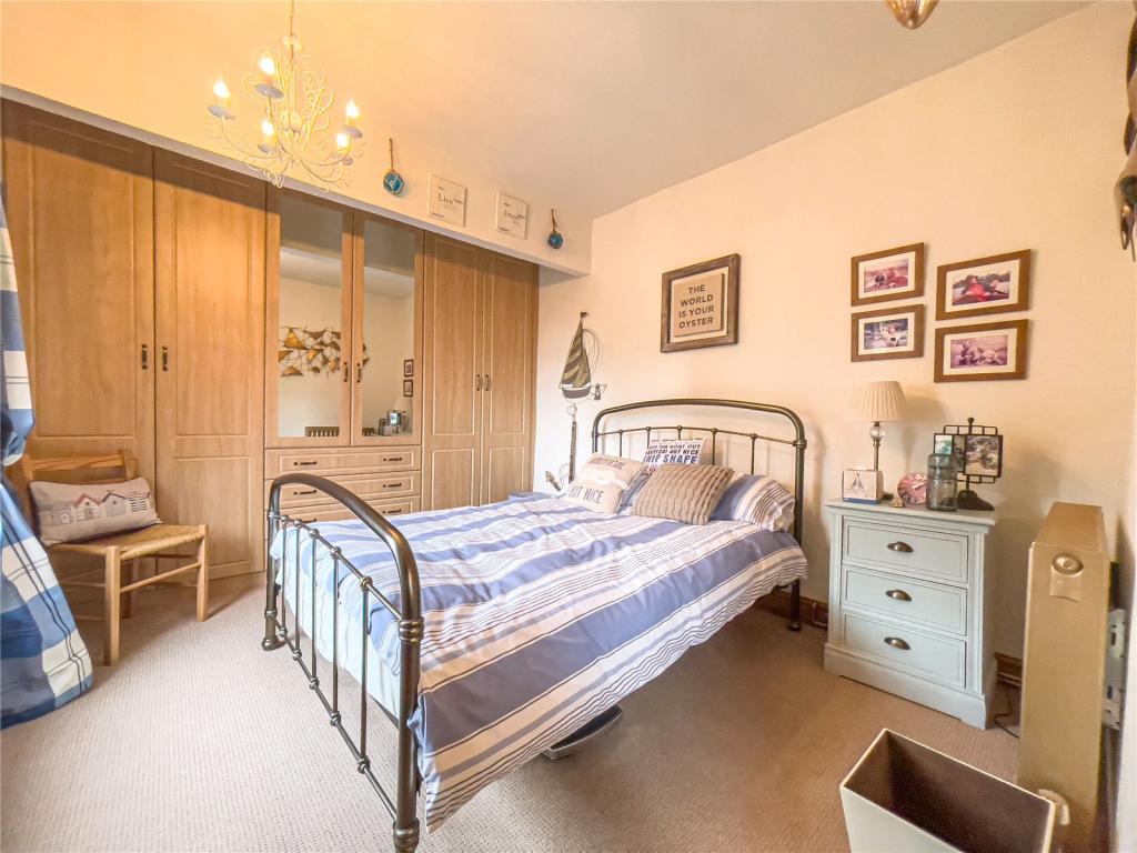 4 bedroom detached house for sale in Low Burgage, Winteringham