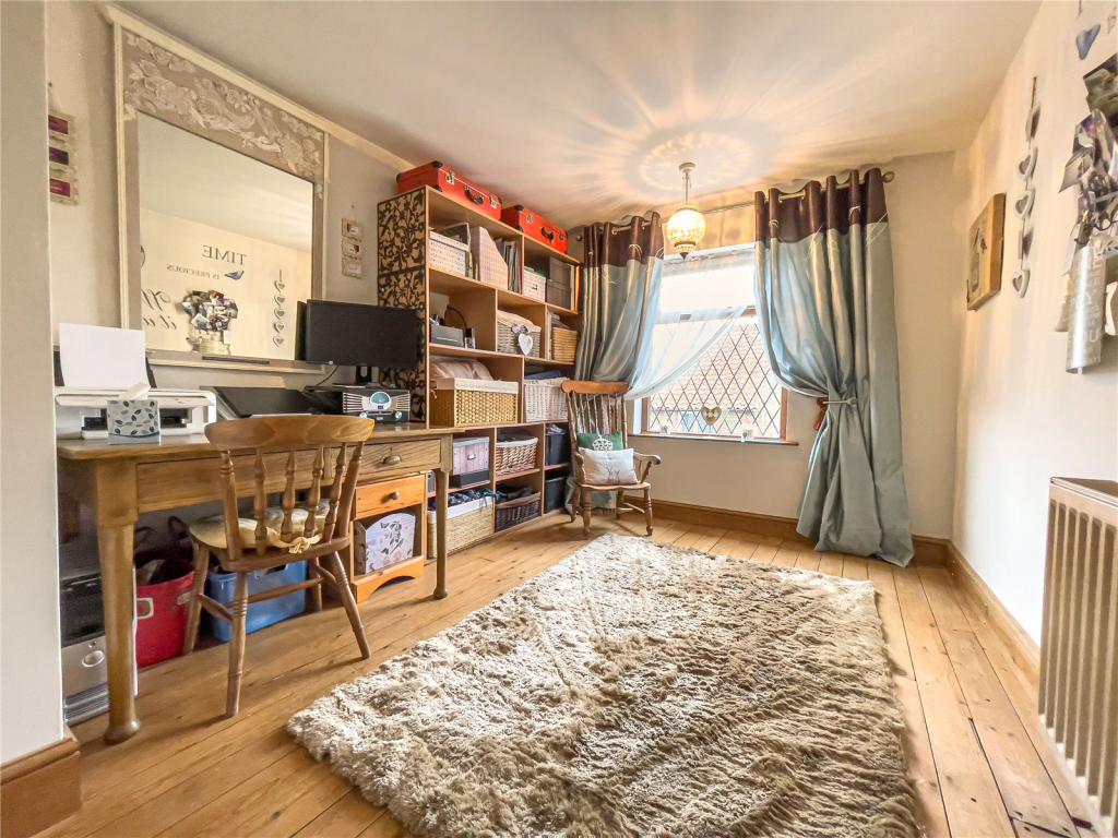 4 bedroom detached house for sale in Low Burgage, Winteringham