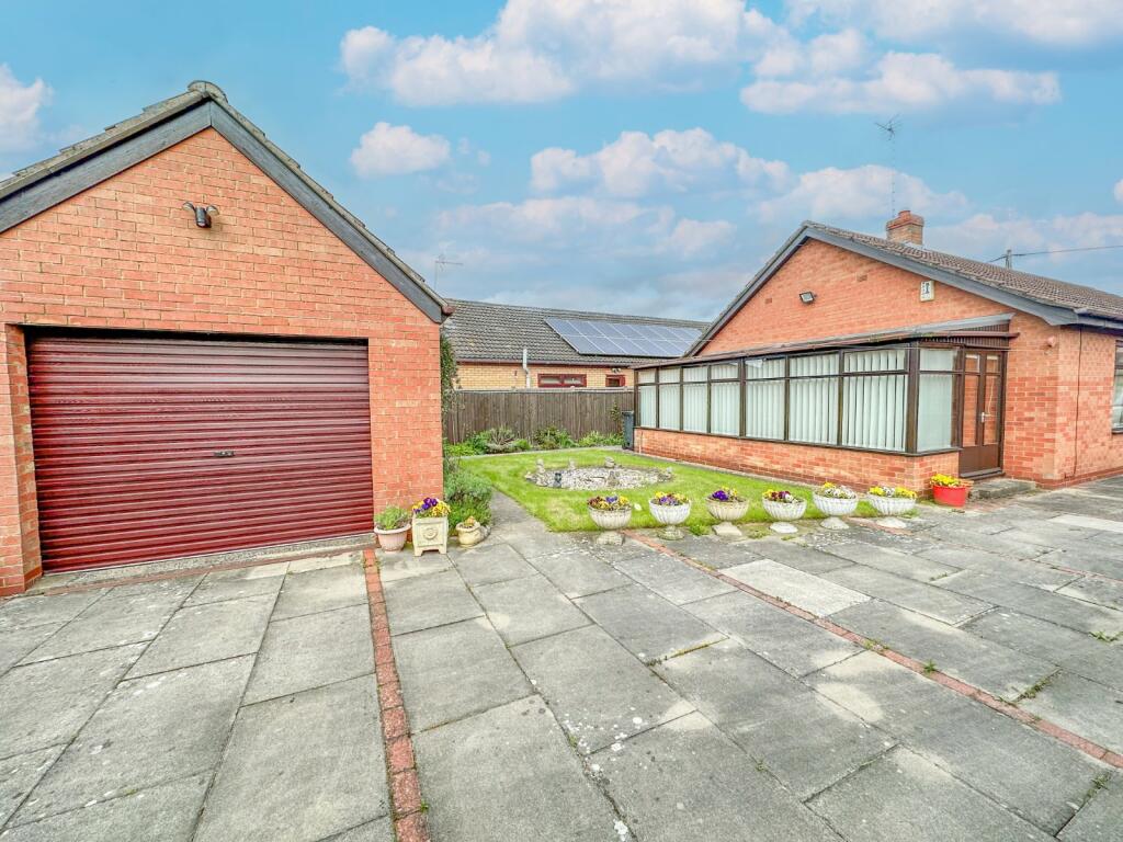 3 bedroom bungalow for sale in Scotter Road, Scotton, Lincolnshire, DN21