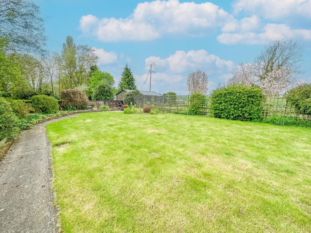 3 bedroom bungalow for sale in Scotter Road, Scotton, Lincolnshire, DN21