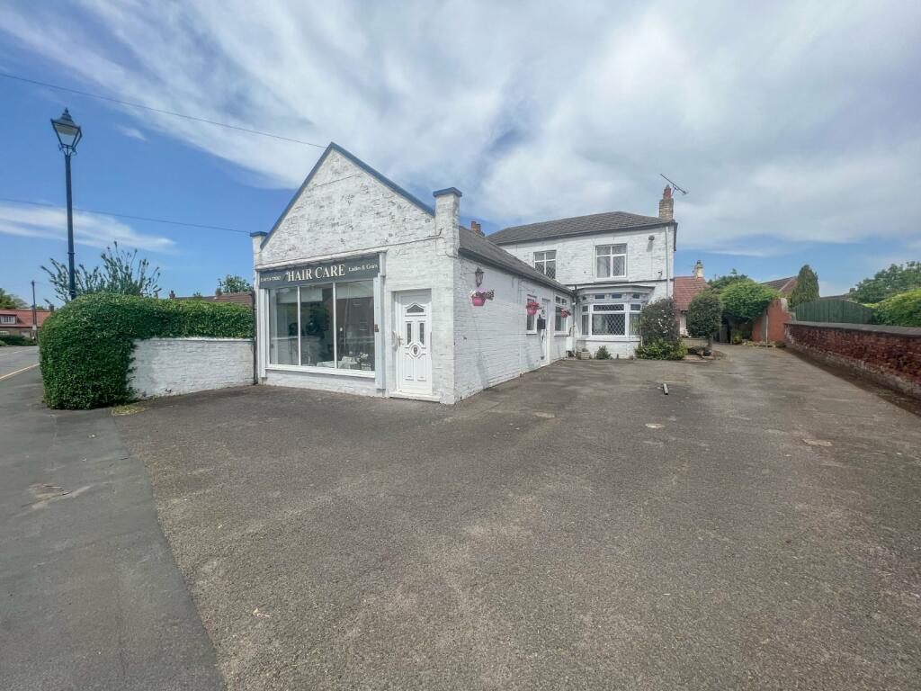 3 bedroom detached house for sale in Normanby Road, BurtonUponStather