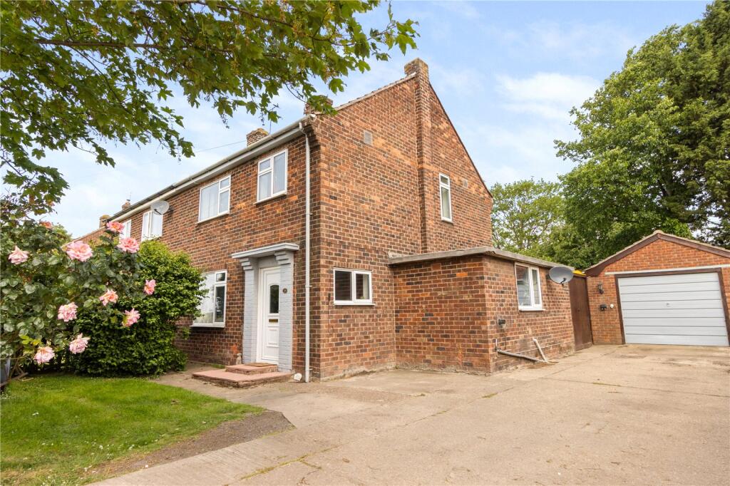 Main image of property: Middle Lane, Amcotts, Scunthorpe, North Lincolnshire, DN17