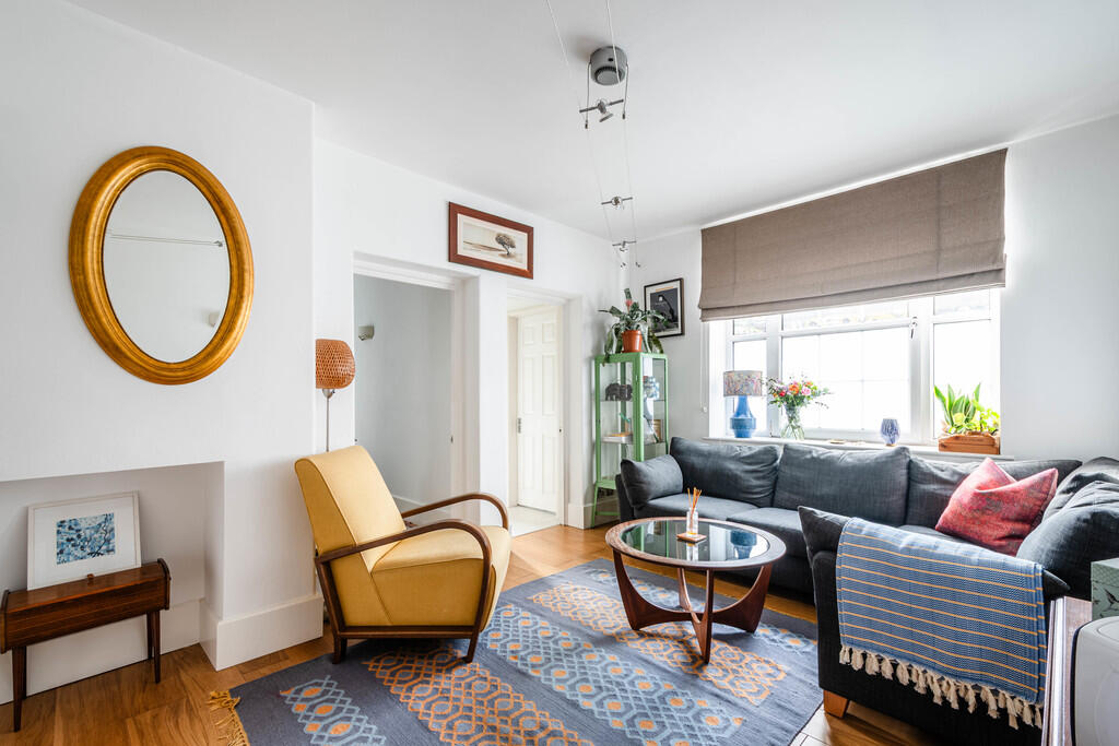Main image of property: Cambridge Heath Road, E2