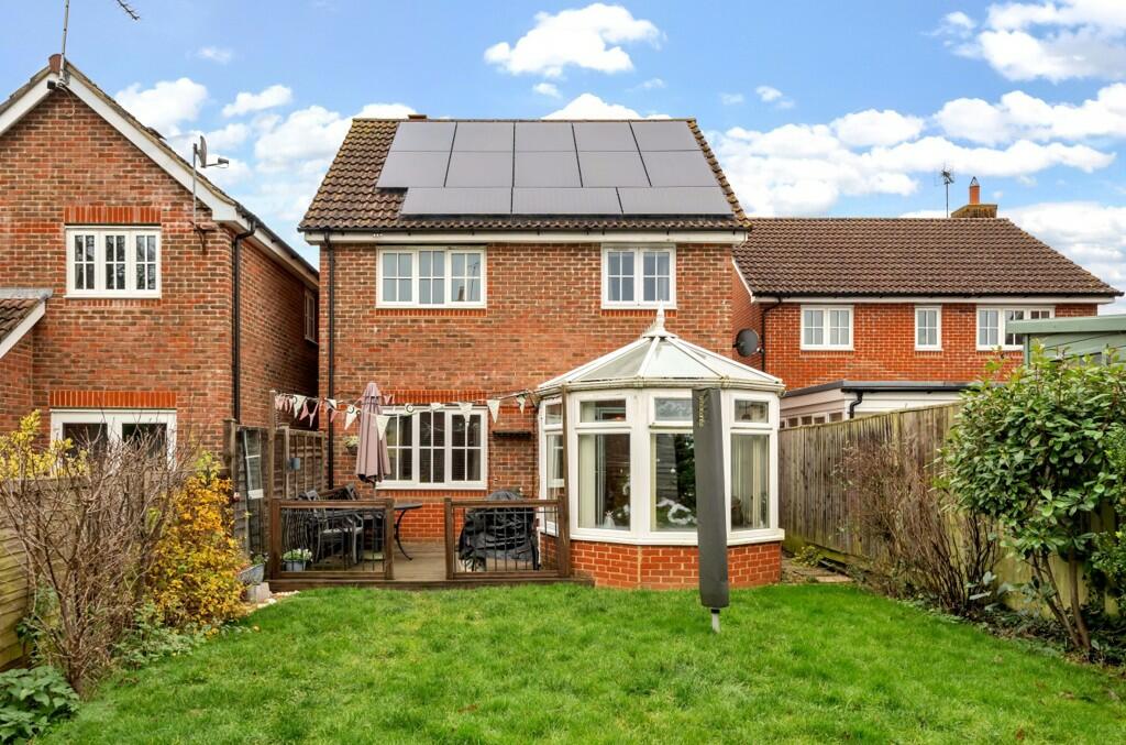 4 bedroom detached house for sale in Greenhill, Staplehurst, Tonbridge