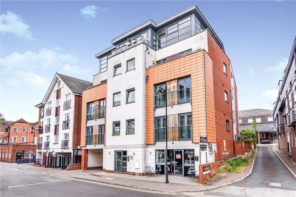 1 bedroom apartment for sale in Lyons Crescent, Tonbridge, Kent, TN9