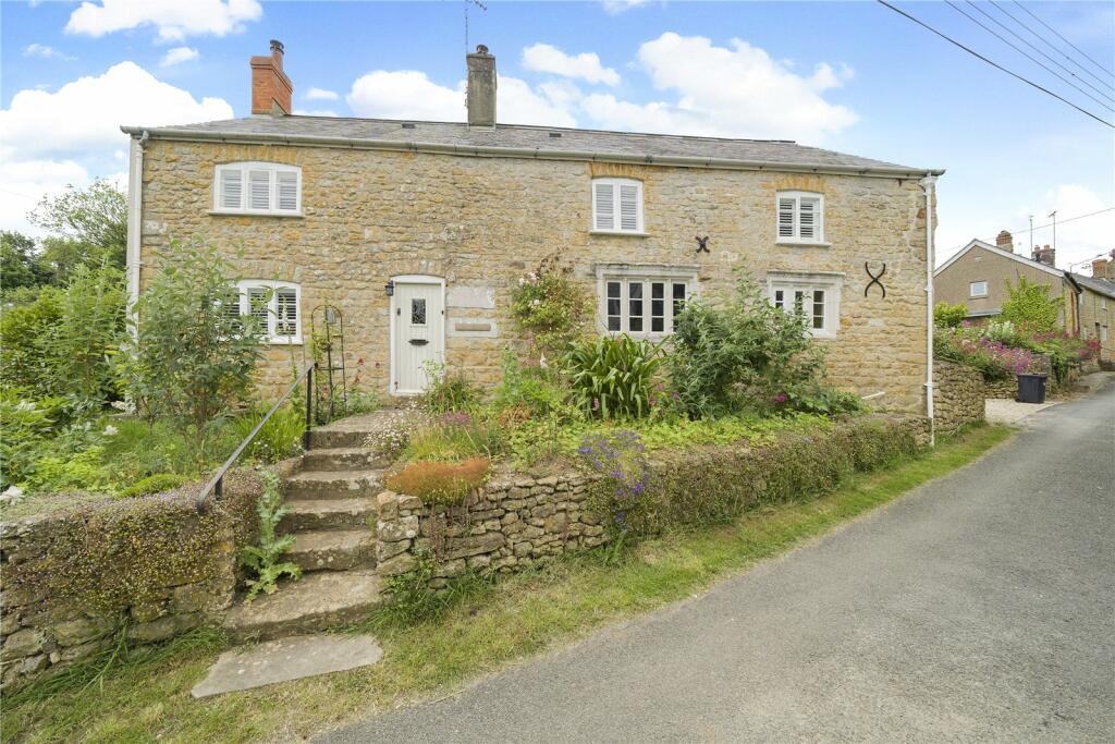 3 bedroom detached house for sale in Chapel Street, Shipton DT6