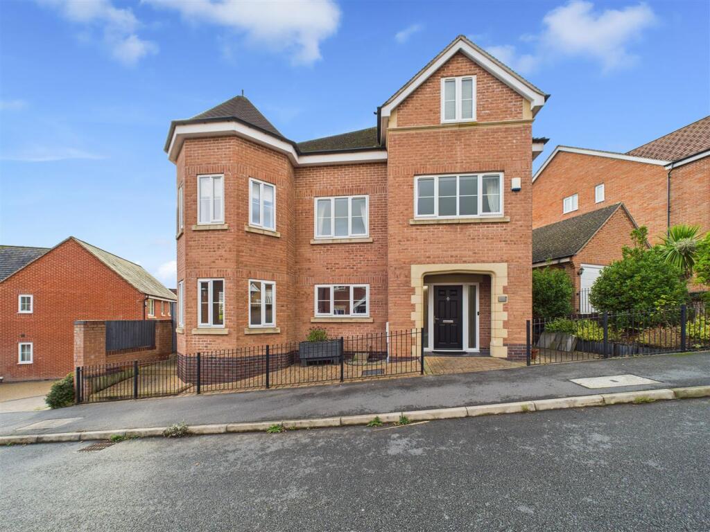 Main image of property: Clementine Drive, Mapperley, Nottingham