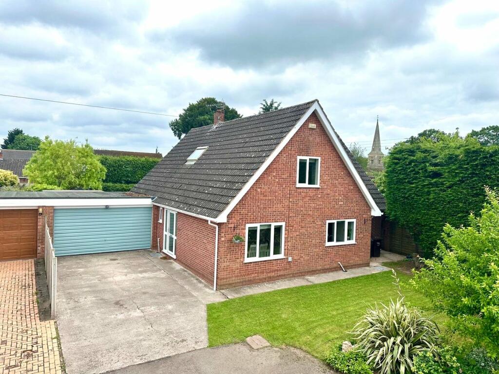 4 bedroom detached house for sale in Nursery Drive, MoretononLugg