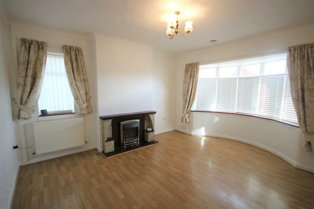 2 bedroom semidetached bungalow for sale in Glendon Gardens